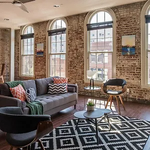 Frontdesk 111 W Main St Apts Downtown Louisville