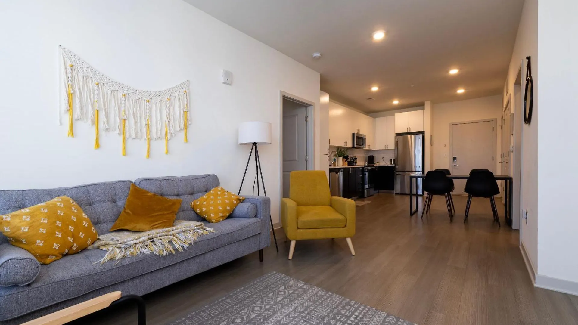 Apartment Modern Nulu 2Br Cozysuites 01 Louisville United States