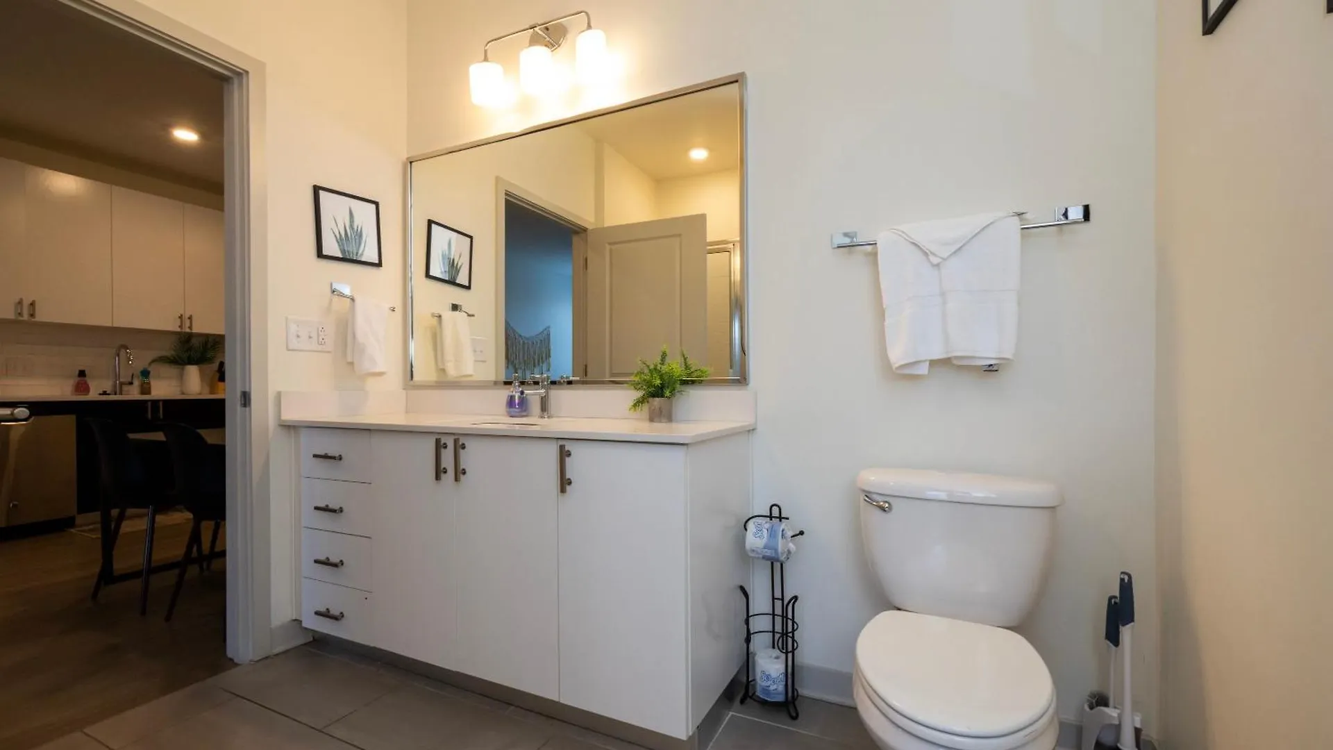 Modern Nulu 2Br Cozysuites 01 Louisville United States