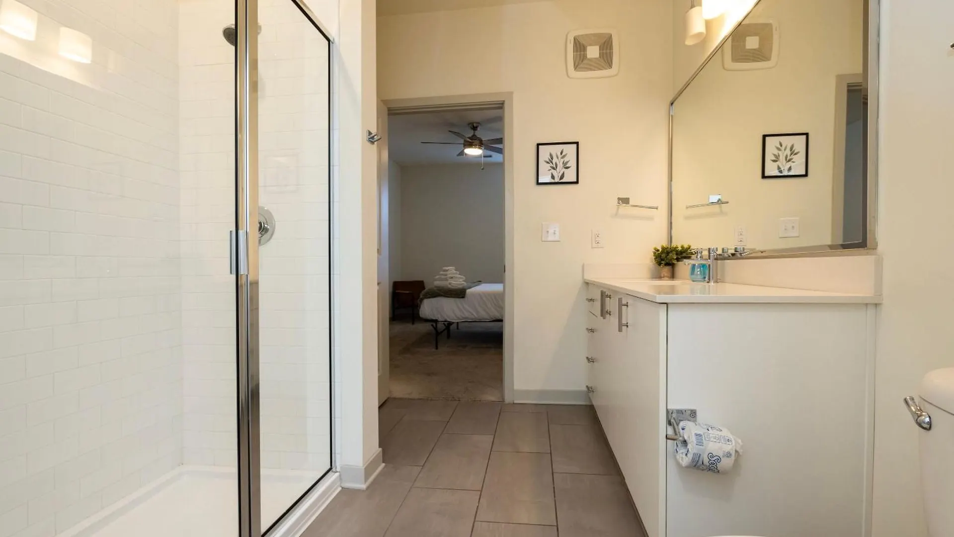 Modern Nulu 2Br Cozysuites 01 Louisville Apartment