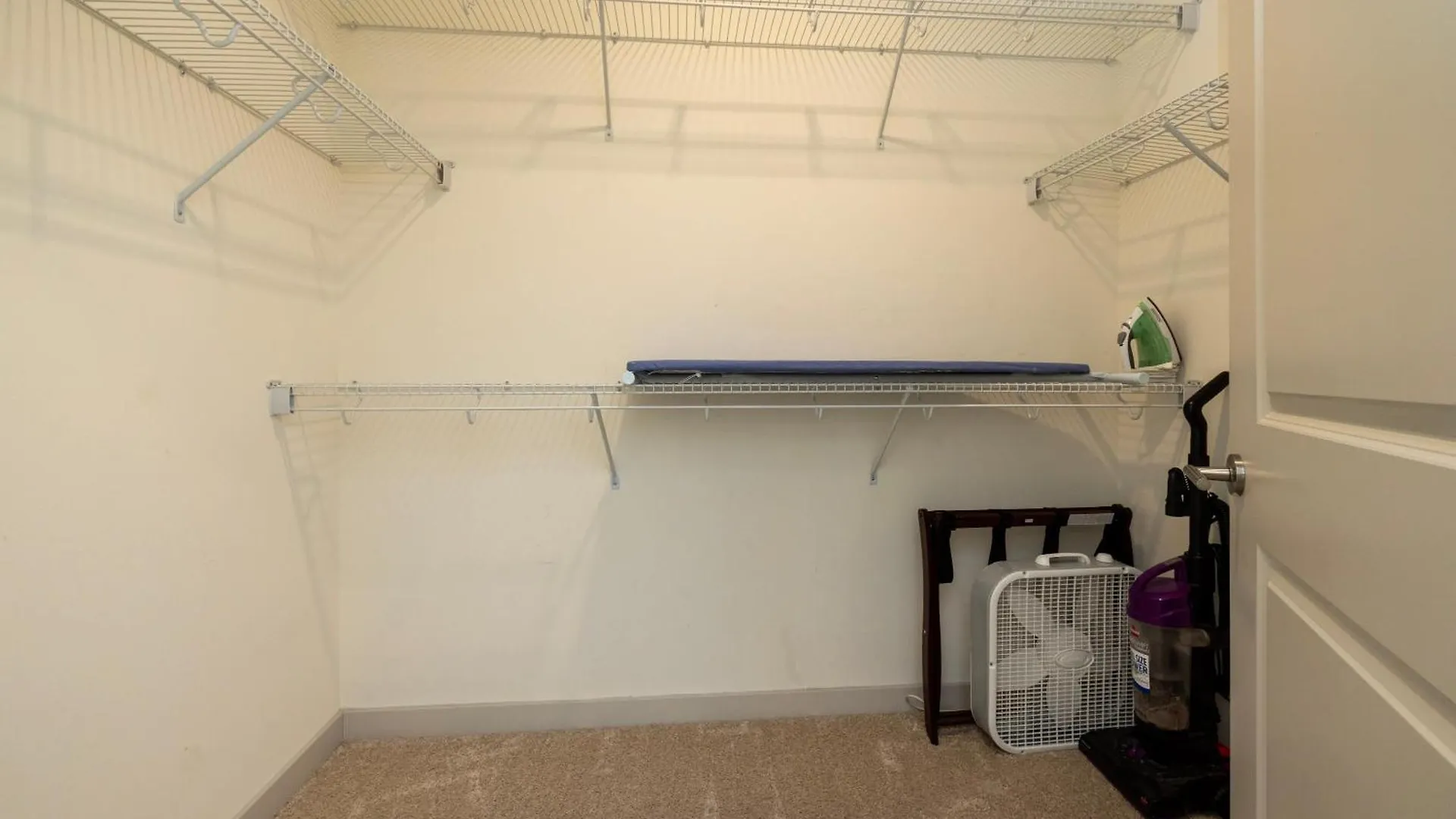 Apartment Modern Nulu 2Br Cozysuites 01 Louisville